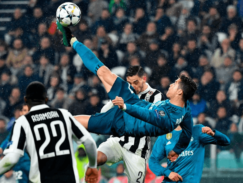 9 năm khoác áo đội bóng Hoàng gia Tây Ban Nha là quãng thời gian rực rỡ nhất, nơi CR7 thiết lập những kỷ lục ghi bàn không tưởng.