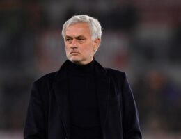 Jose Mourinho – Biểu tượng bất diệt của tư duy thực dụng và nghệ thuật chiến thắng trong bóng đá hiện đại.