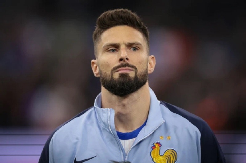 "Quý ông nước Pháp" Olivier Giroud sở hữu vẻ đẹp cổ điển như một tài tử điện ảnh.